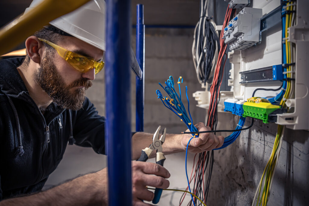 servicio de urgencias eléctricas para naves